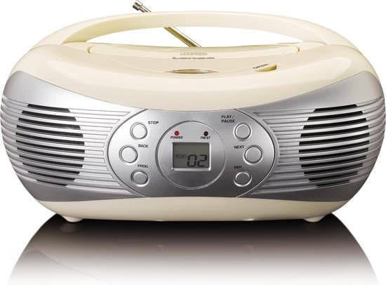 lenco scd 12 draagbare radio cd speler in retro design met aux ingang creme